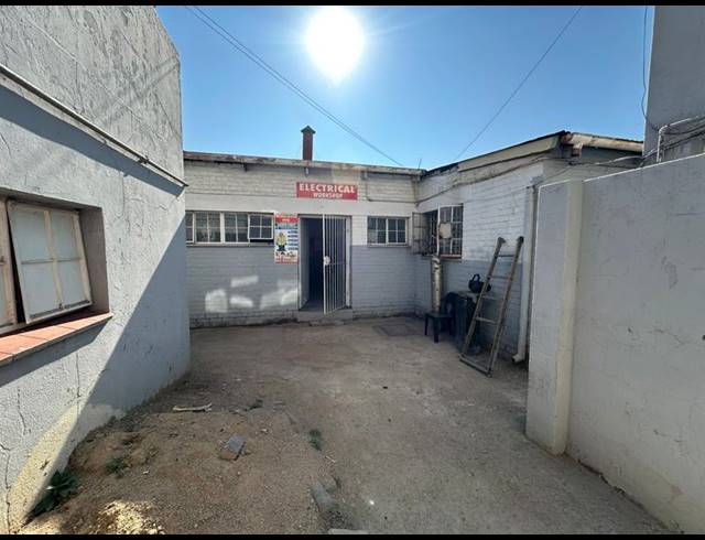 BUSINESS FOR SALE IN GERMISTON CENTRAL